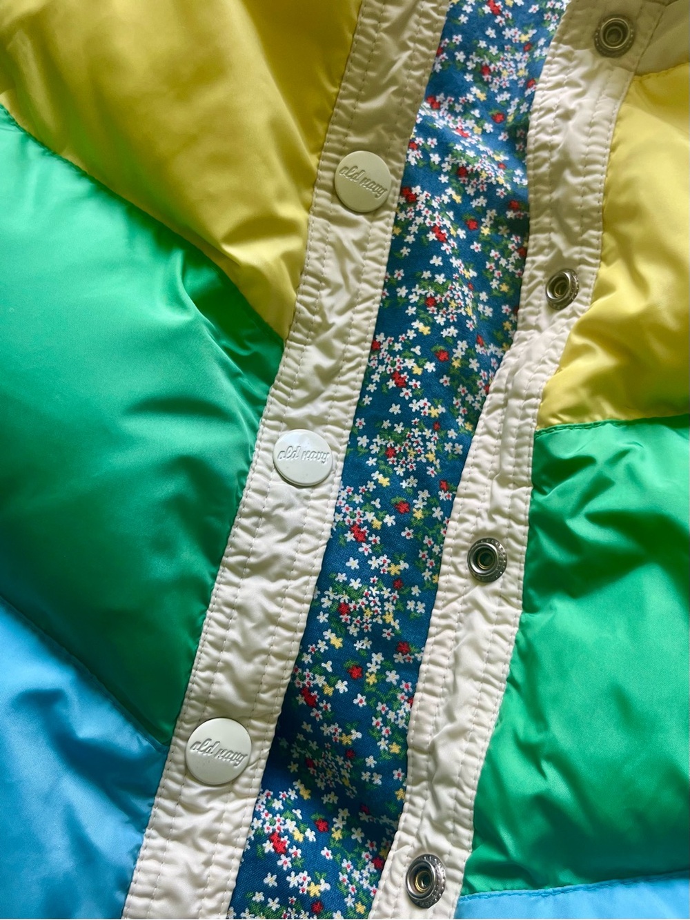 EUC Old Navy Vintage Retro Colorblock Puffer Vest Size L - Picture 12 of 16